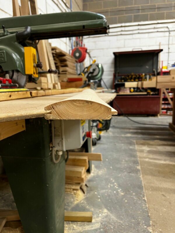 End detailing of craftsmanship for loglap cladding