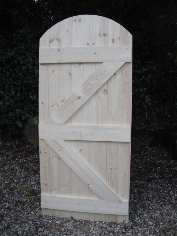Rear detailing of a ledged and braced heavy duty 6ft curved top garden gate