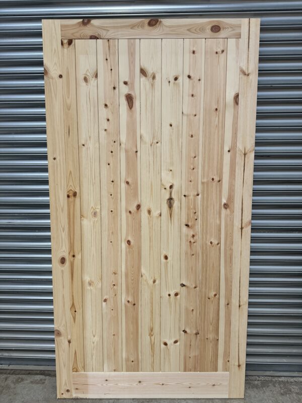 Wooden detailed side gate